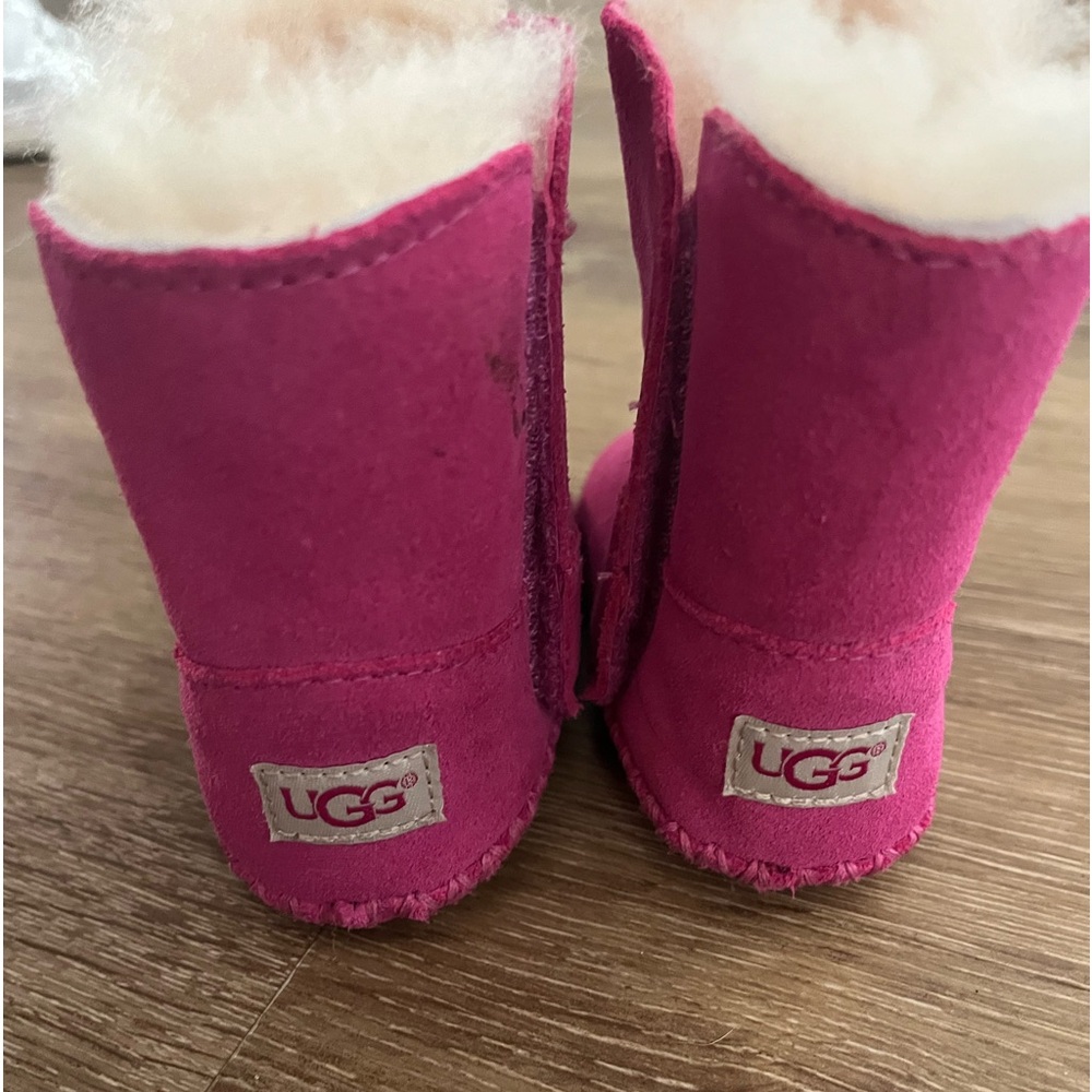 Baby Uggs pink size 2/3
